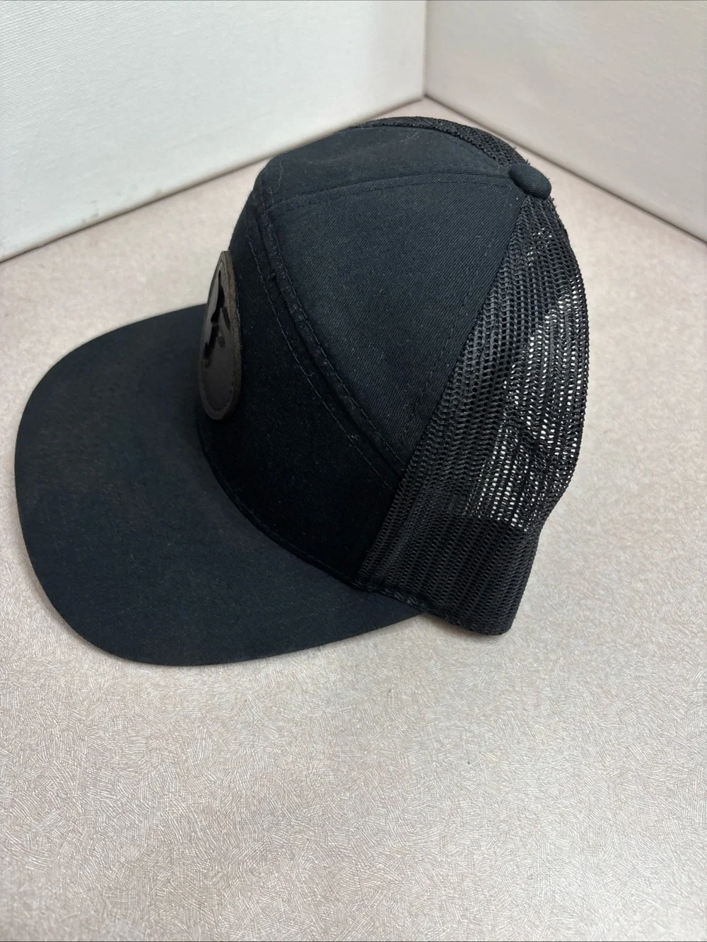 FORWARD OBSERVATIONS GROUP ALL BLACK TRUCKER ‘F' LOGO HAT CAP FOG ADJUSTABLE